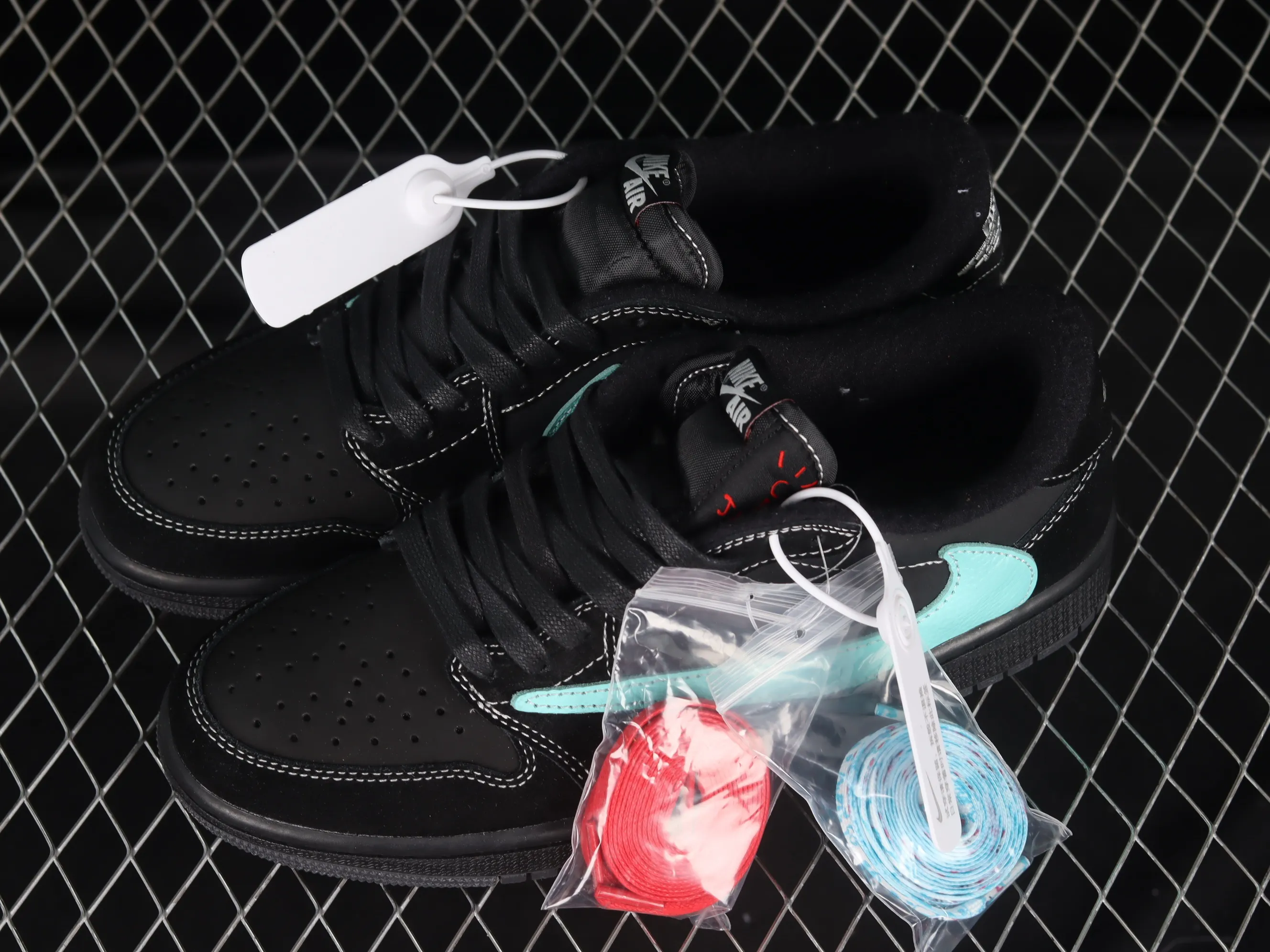 All Categories Air Jordan Jordan Series Basketball Shoes Air Jordan 1 Low Travis Scott x Air Jordan 1 Low OG AJ1 Joe 1 Tiffany Green Overturned Low Basketball Shoes DM7866-401